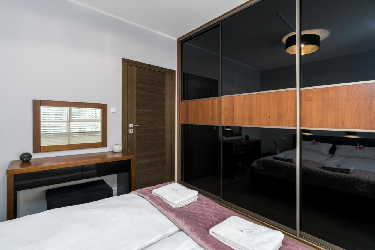 Apartments Poznan Towarowa By Noclegi Renters Exterior photo