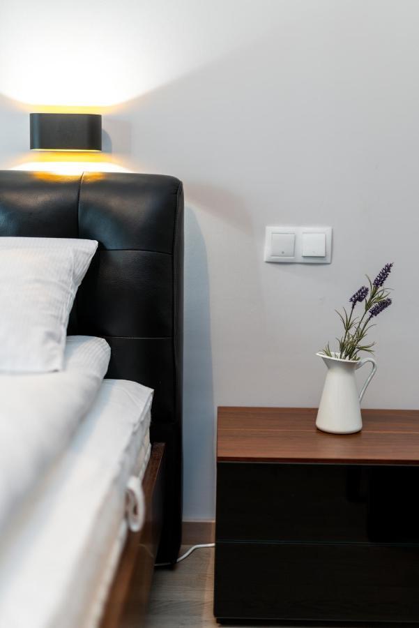 Apartments Poznan Towarowa By Noclegi Renters Exterior photo